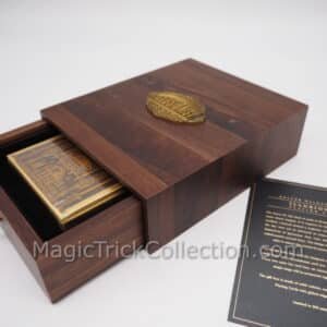 Illusionist Deluxe Walnut Boxset Collectible Playing Cards & Coin