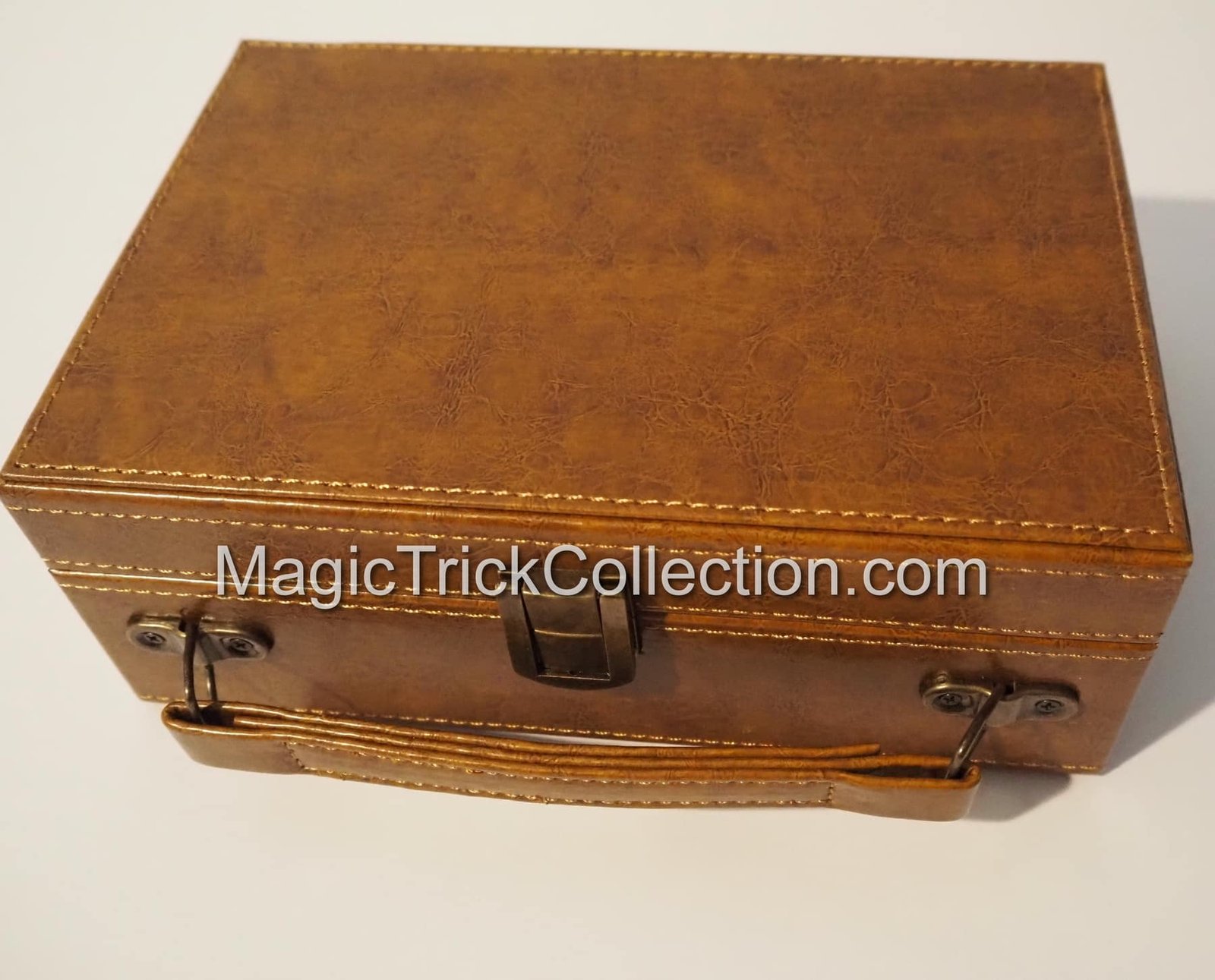 Limited World Tour Deluxe Set 5 Decks, Compass and Case - MagicTrickCollection.com Rare & Vintage Collectible Magic Tricks