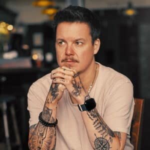 Lloyd Barnes Magician